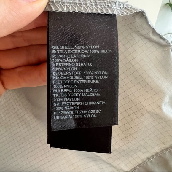 Men’s North Face Windbreaker, Small - Picture 3 of 4